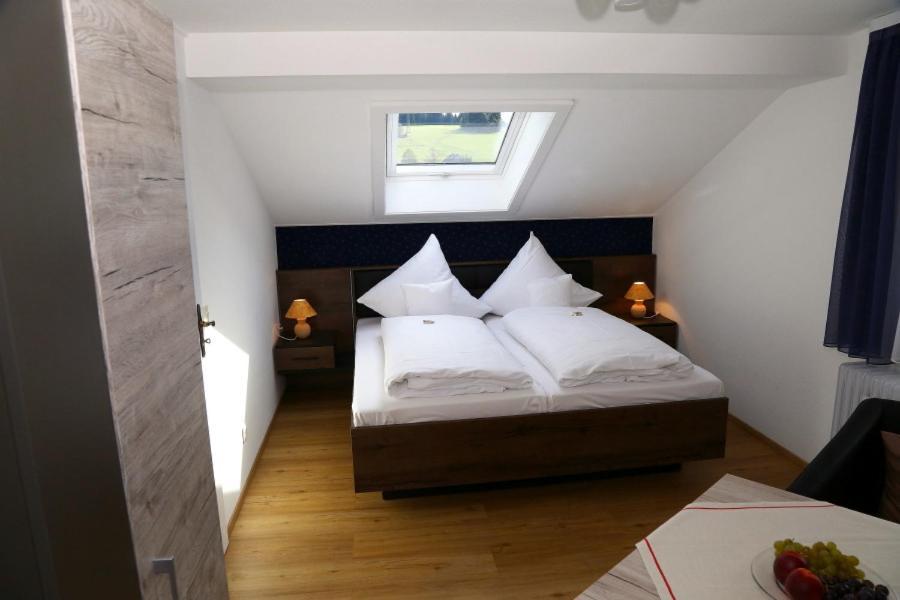 Landhotel Garni Schweizerhaus Schönwalde Buitenkant foto